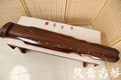 黔东南苗族侗族自治州●久音古琴  ●今日推荐20240508  [断纹伏羲式]