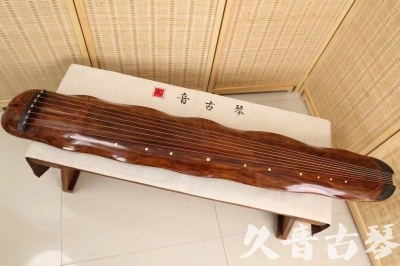 黔东南苗族侗族自治州●久音古琴  ●今日推荐20240831  【断纹蕉叶】